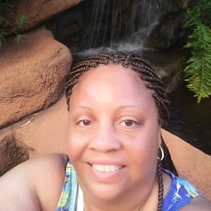 Meet your Posher, Suzette